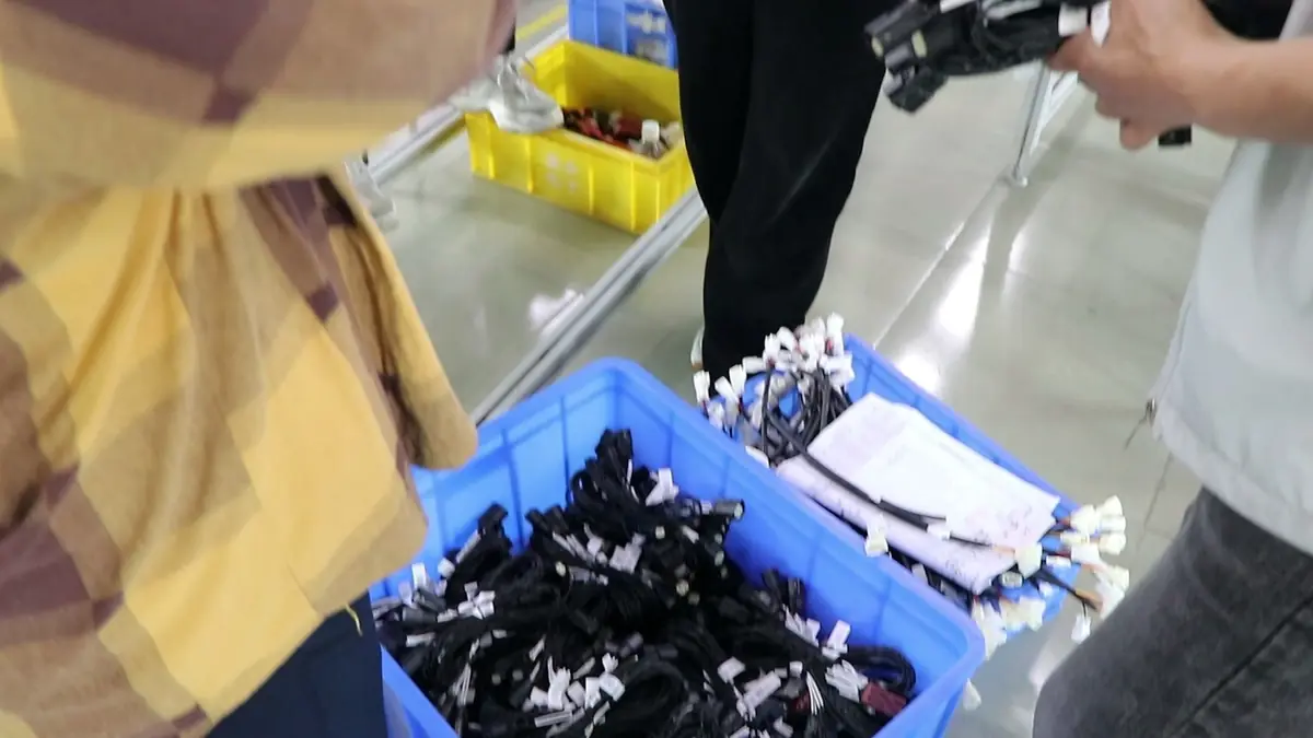 Custom Cable Harness Pre-Assembly & Vertical Overmolding Process | B2B Wire Processing