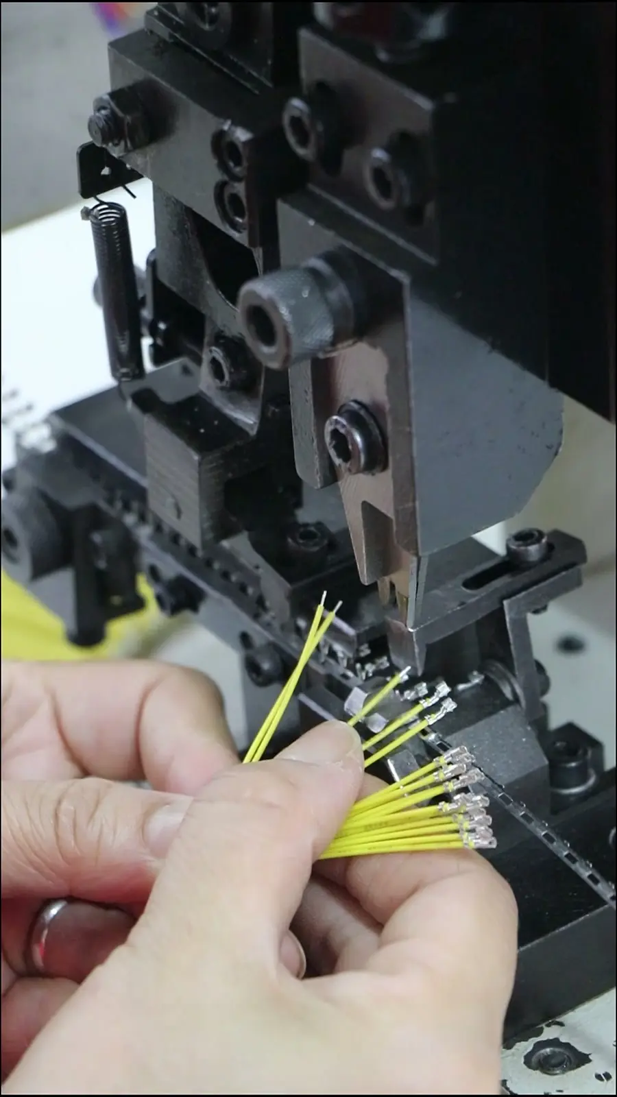 Precision Conductor Terminal Crimping & Shielded Cable Visual QC Inspection