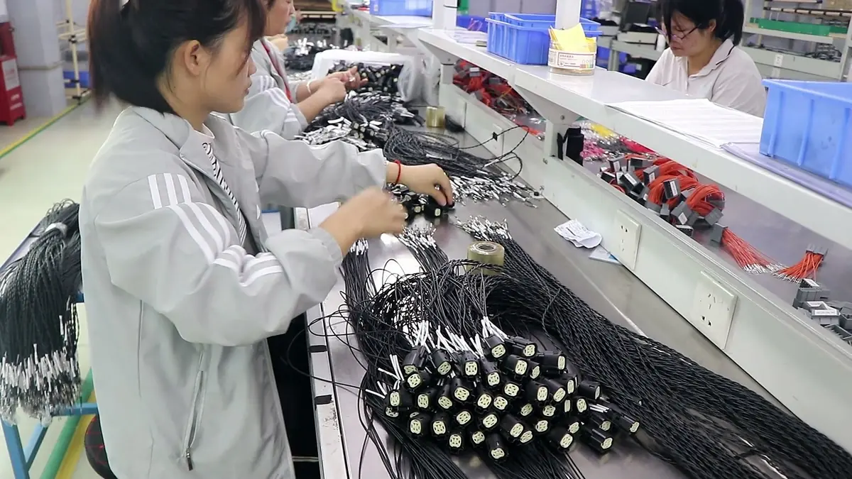 Precision Connector Housing Insertion & Strain Relief Injection Molding