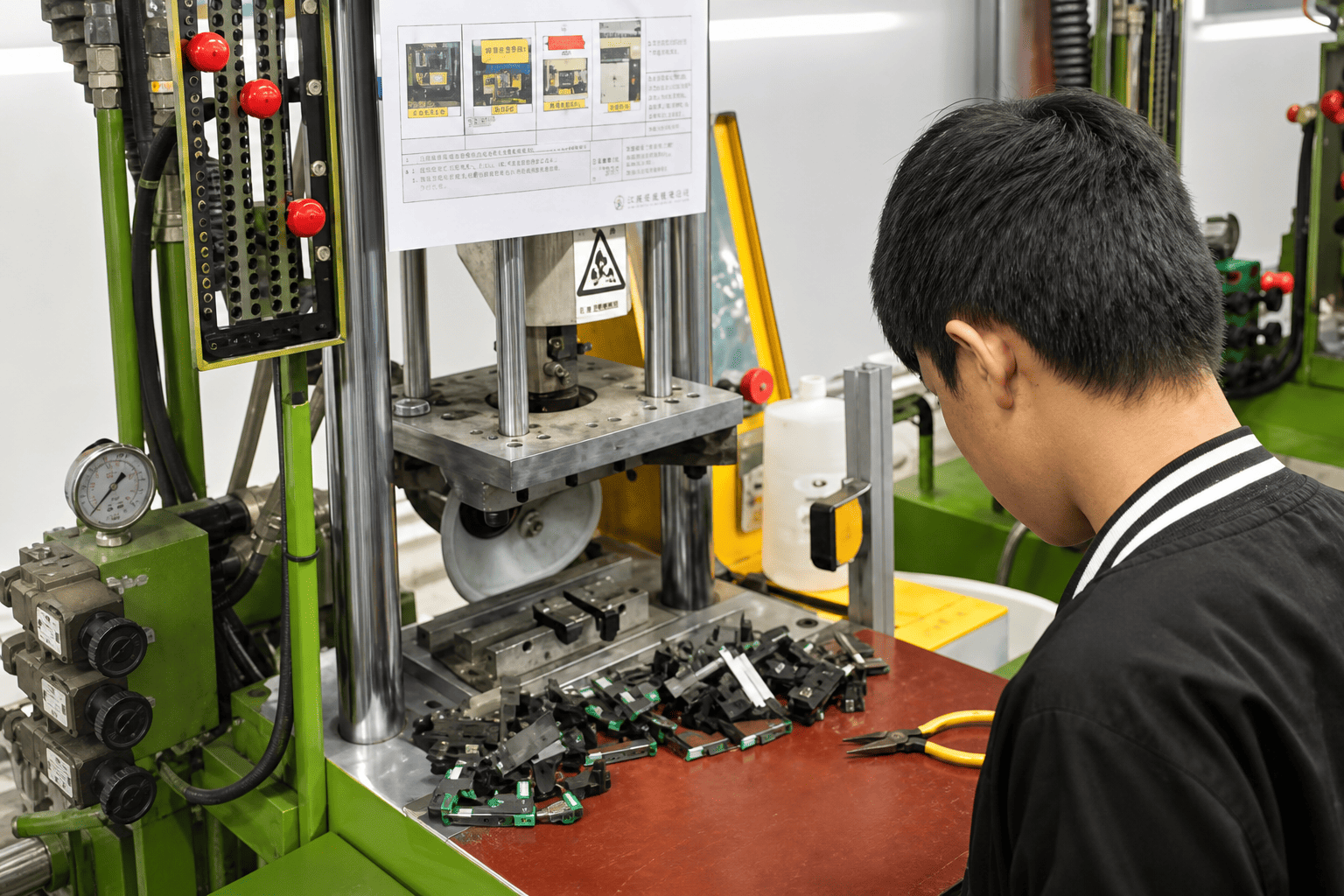 Molding machine for HDMI fiber optic cable connector housing production